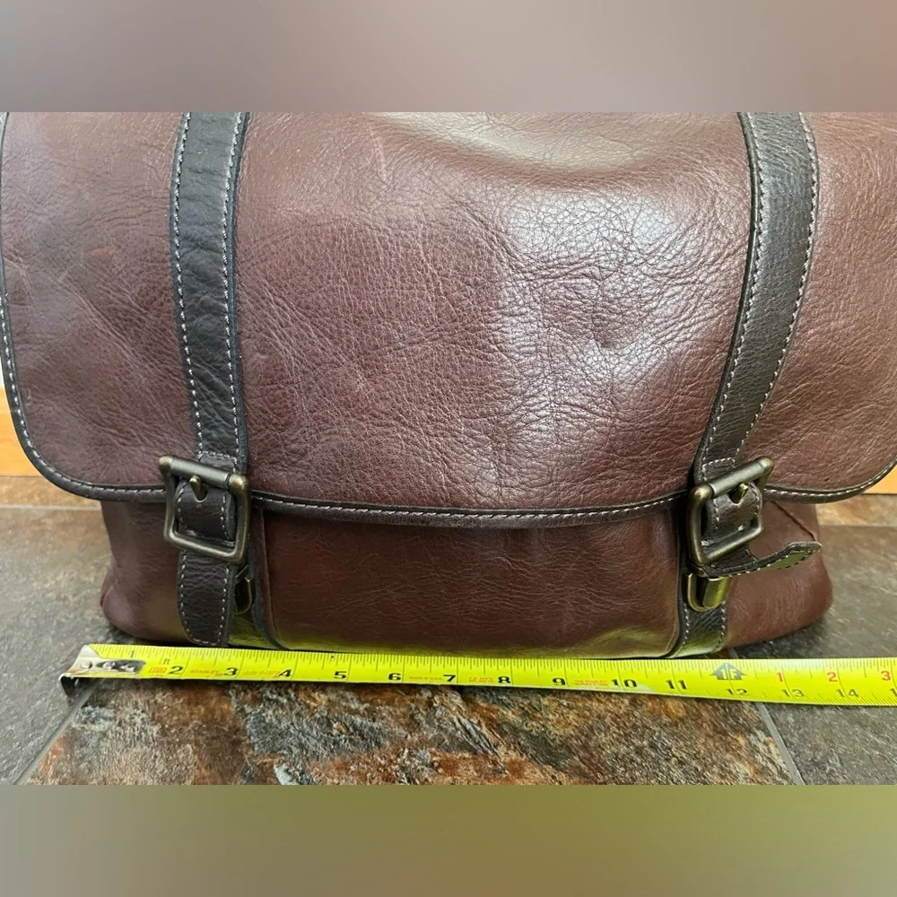 Fossil Estate dark leather adjustable strap messenger laptop bag